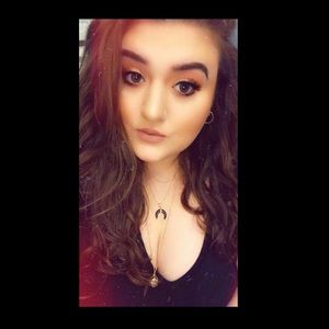 Meet your Posher, Mia